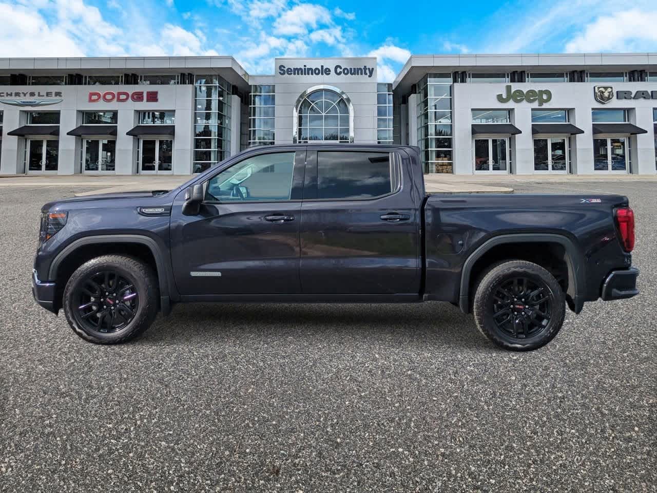 2024 GMC Sierra 1500 4WD Crew Cab Short Box Elevation with 3SB