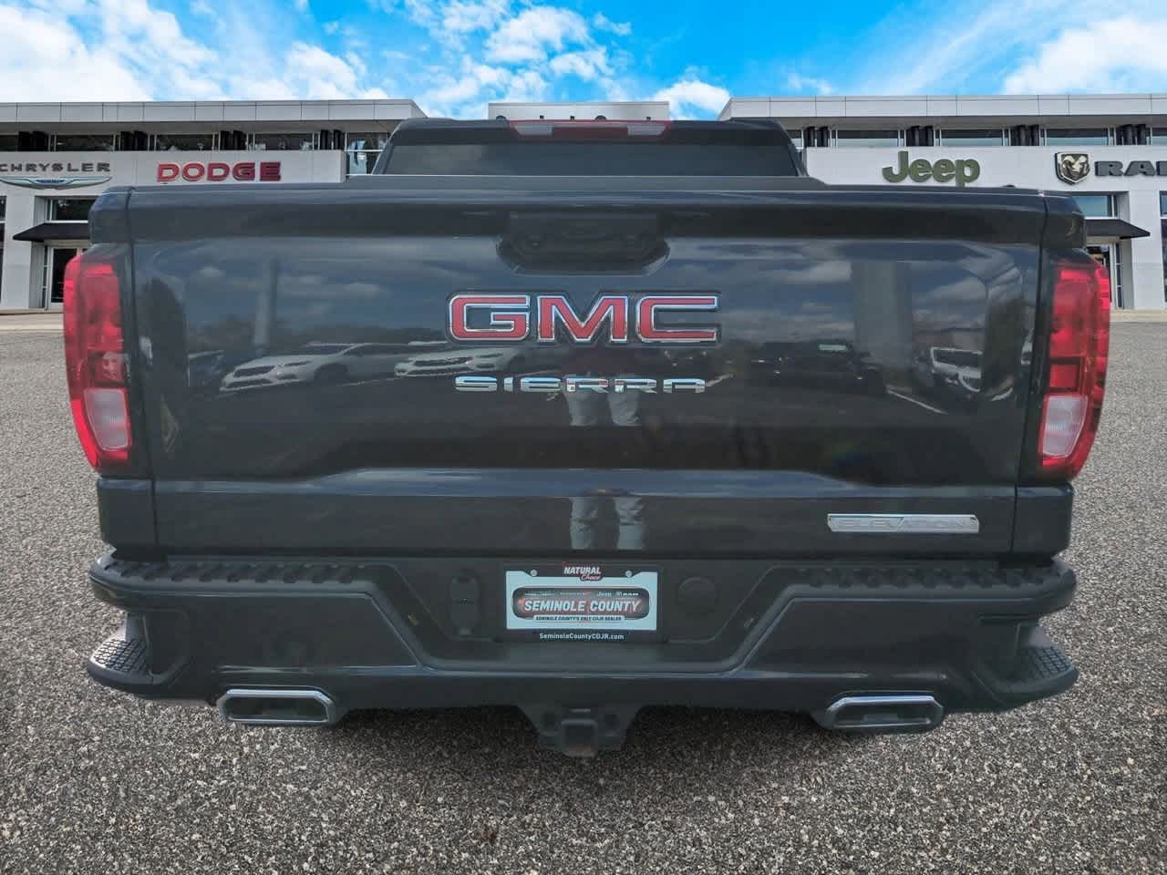 2024 GMC Sierra 1500 4WD Crew Cab Short Box Elevation with 3SB