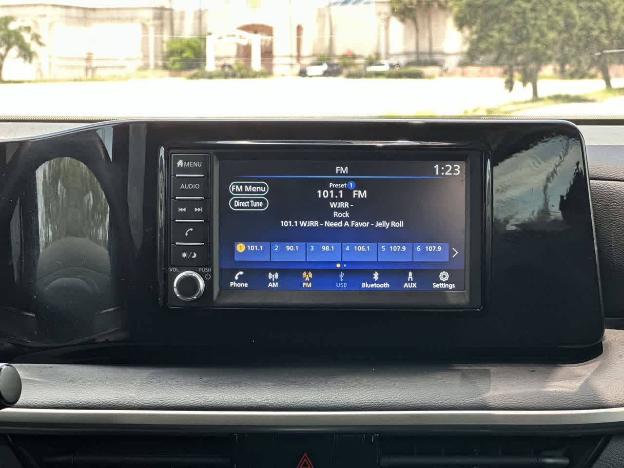 2025 Nissan Kicks S FWD
