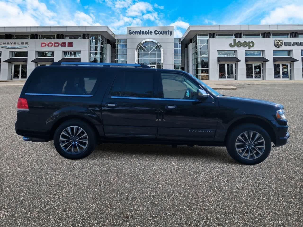 2017 Lincoln Navigator L Select