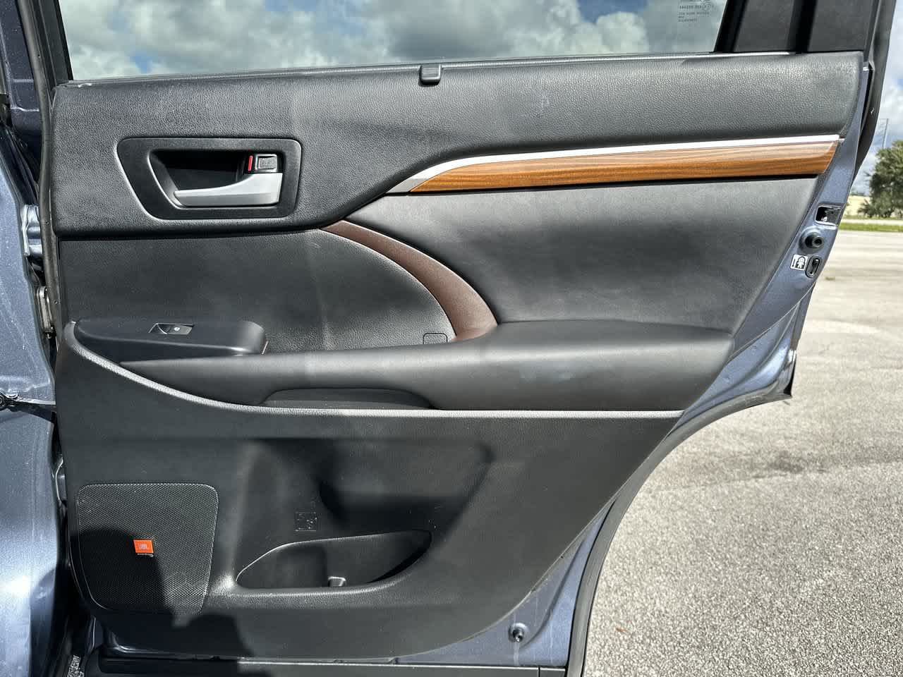 2017 Toyota Highlander Hybrid Limited Platinum