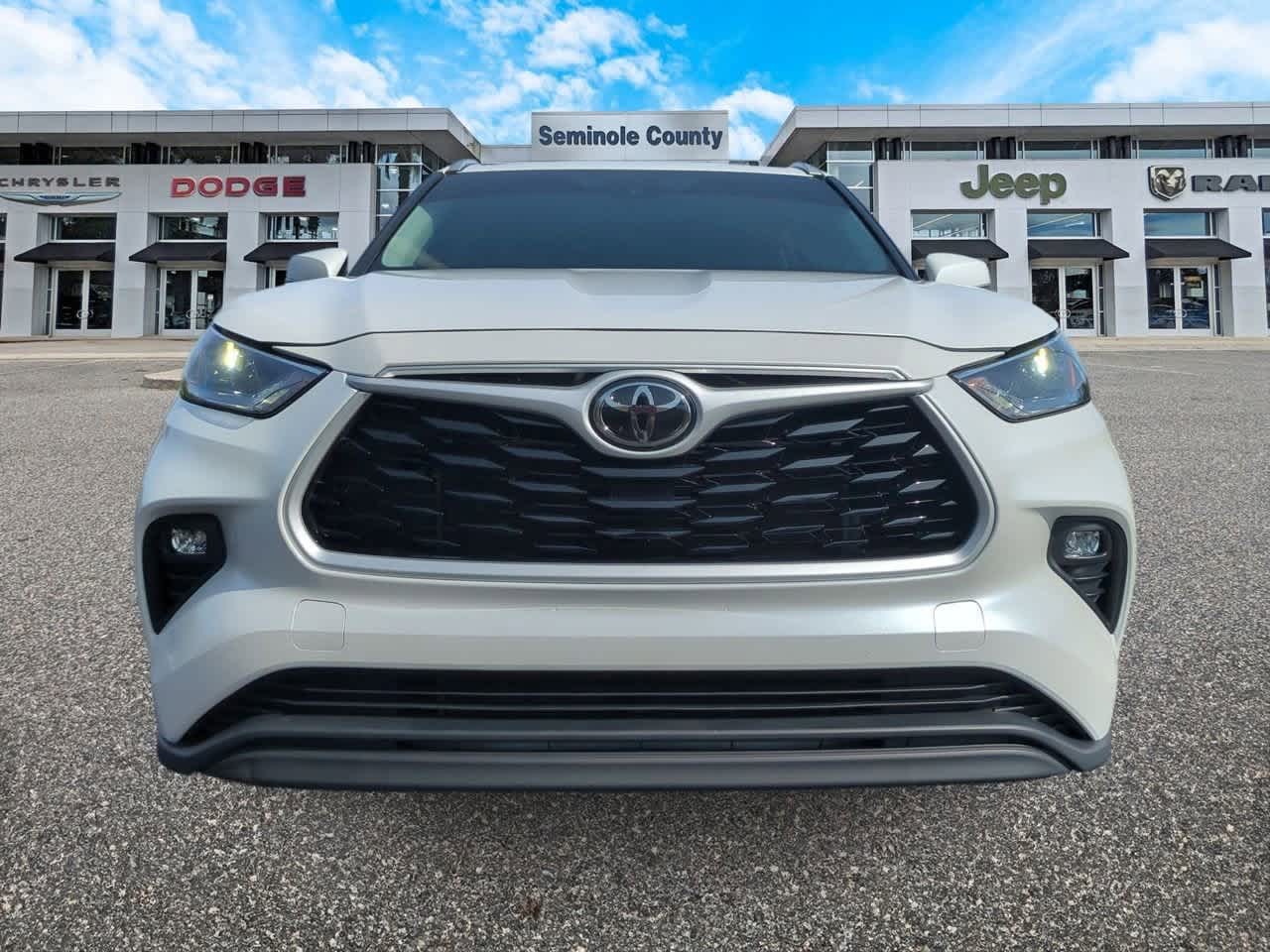 2024 Toyota Highlander XLE