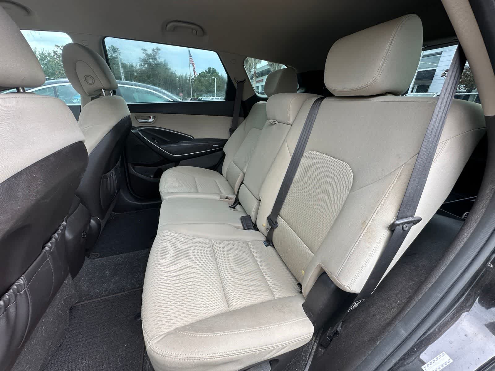 2017 Hyundai Santa Fe SE