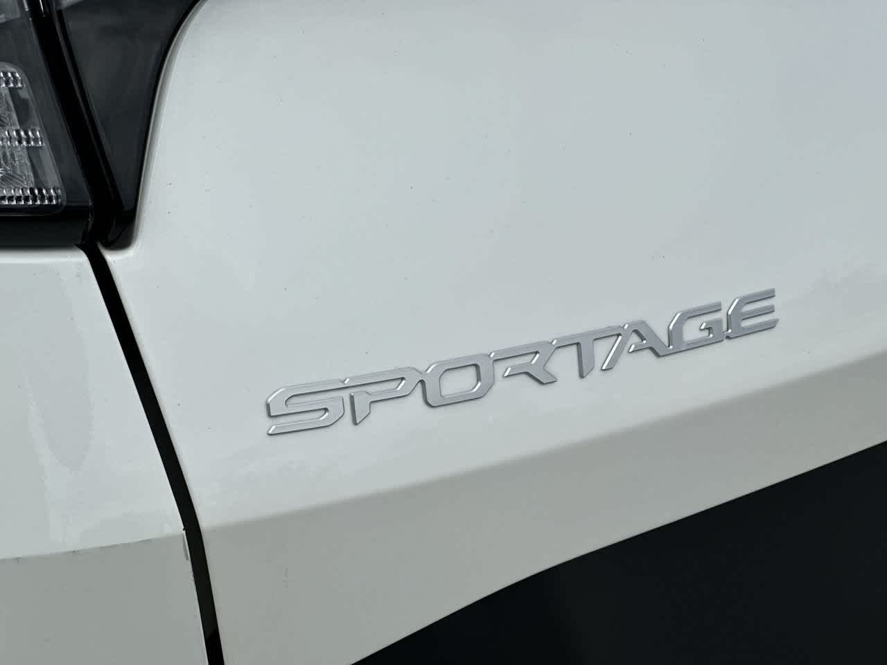 2024 Kia Sportage Hybrid LX