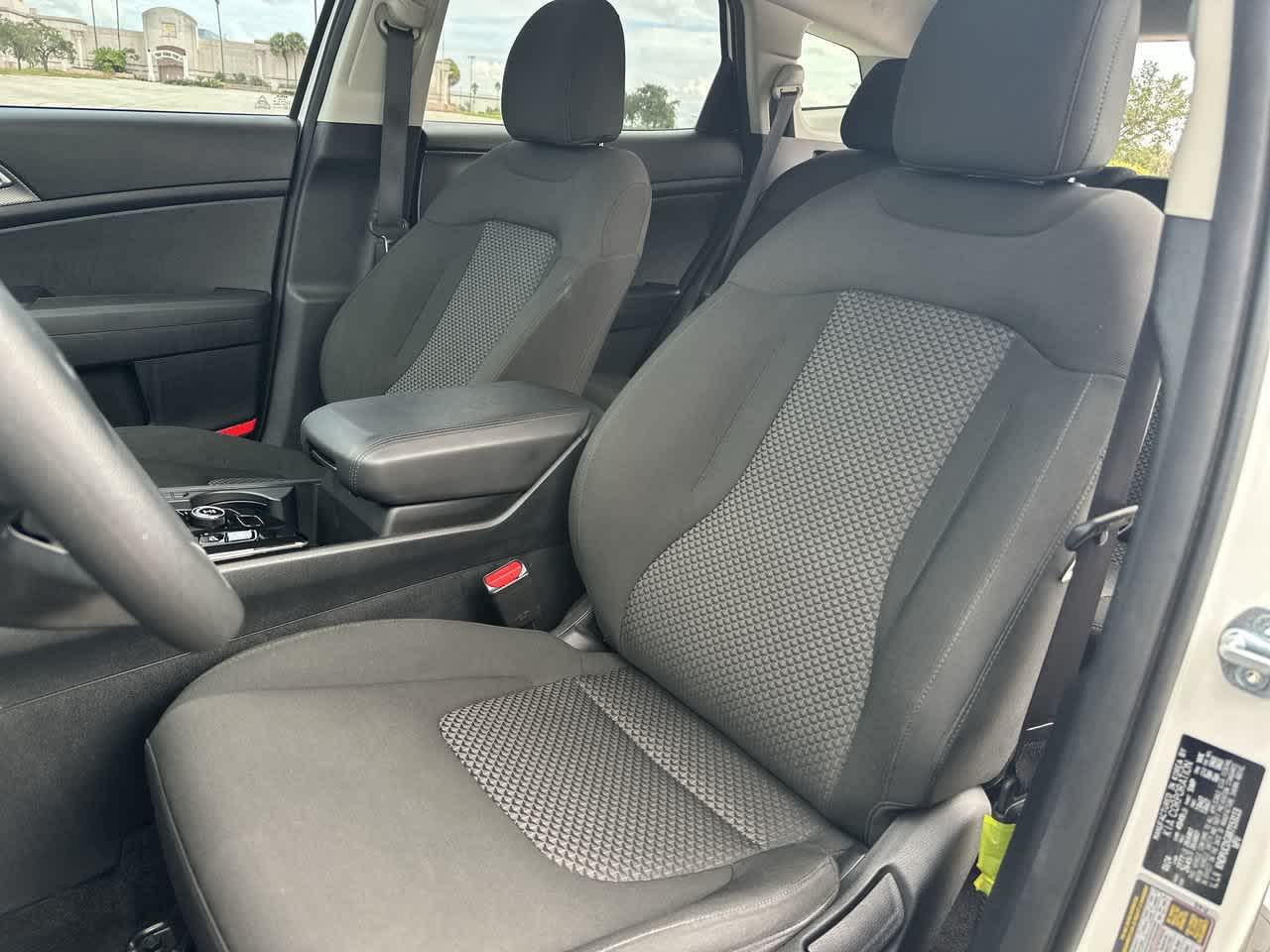 2024 Kia Sportage Hybrid LX