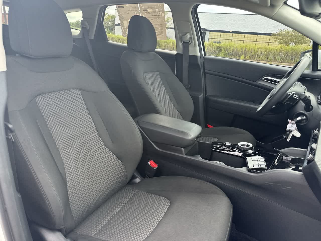 2024 Kia Sportage Hybrid LX