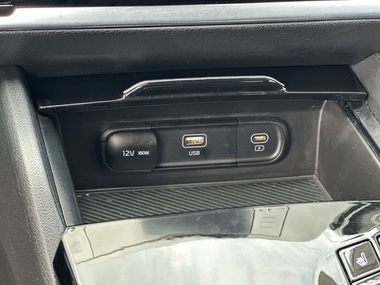 2024 Kia Sportage Hybrid LX