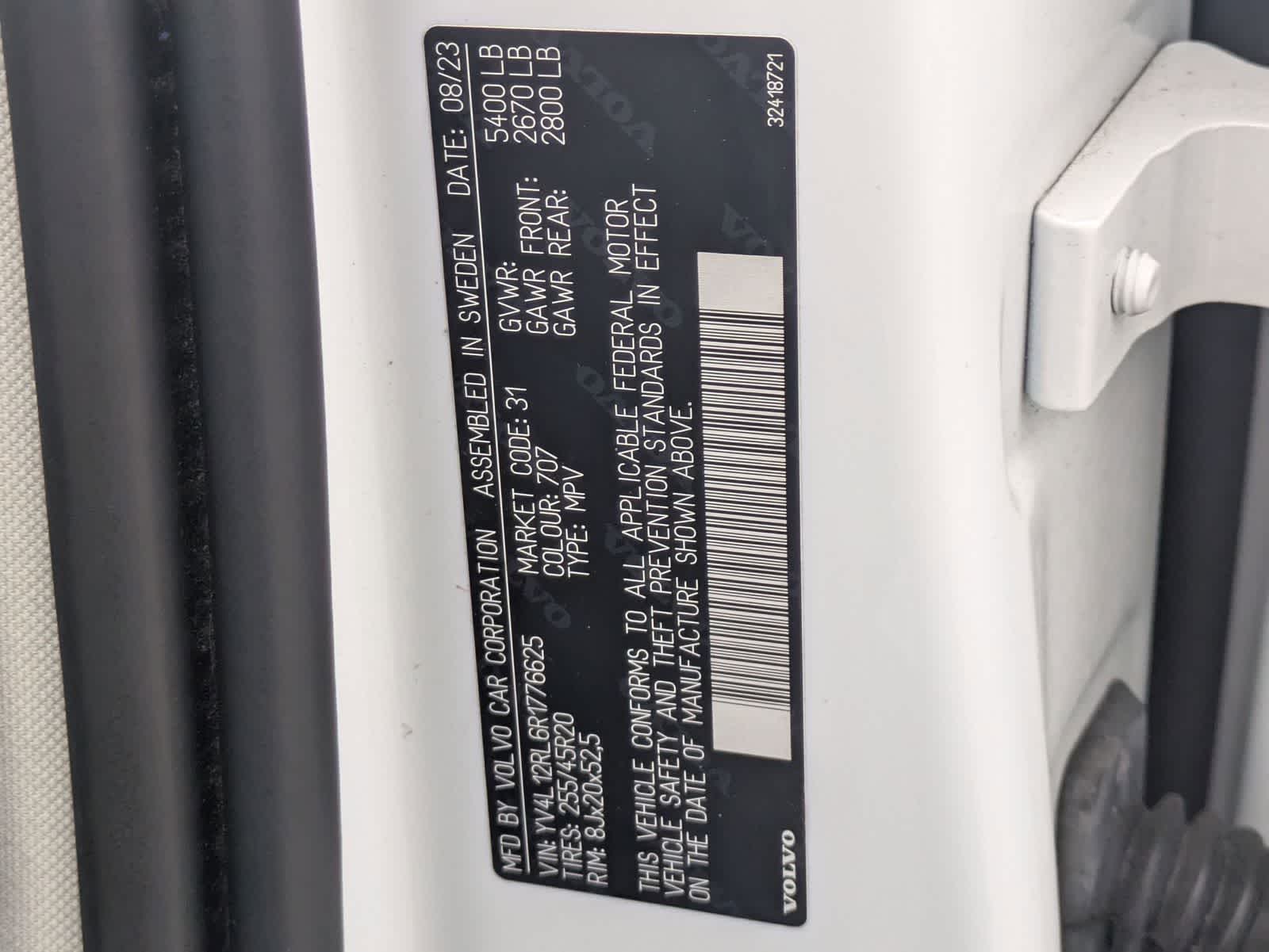 2024 Volvo XC60 B5 Plus Dark Theme