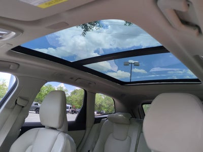 2024 Volvo XC60 B5 Plus Dark Theme