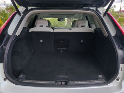 2024 Volvo XC60 B5 Plus Dark Theme