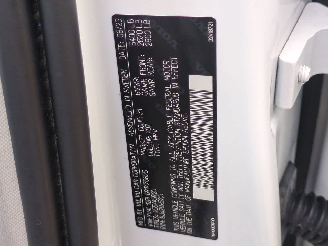 2024 Volvo XC60 B5 Plus Dark Theme