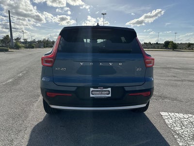2023 Volvo XC40 B5 Plus Bright Theme