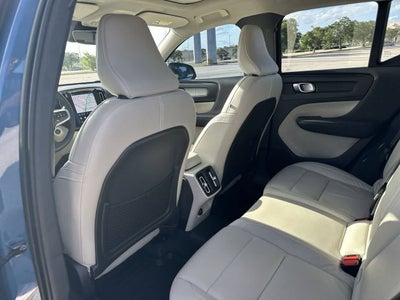 2023 Volvo XC40 B5 Plus Bright Theme