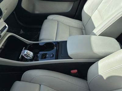 2023 Volvo XC40 B5 Plus Bright Theme