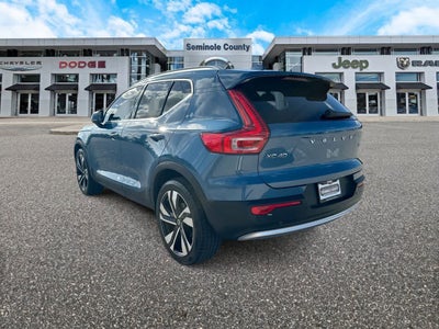 2023 Volvo XC40 B5 Plus Bright Theme